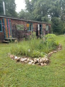 bloemenborder en mobil home